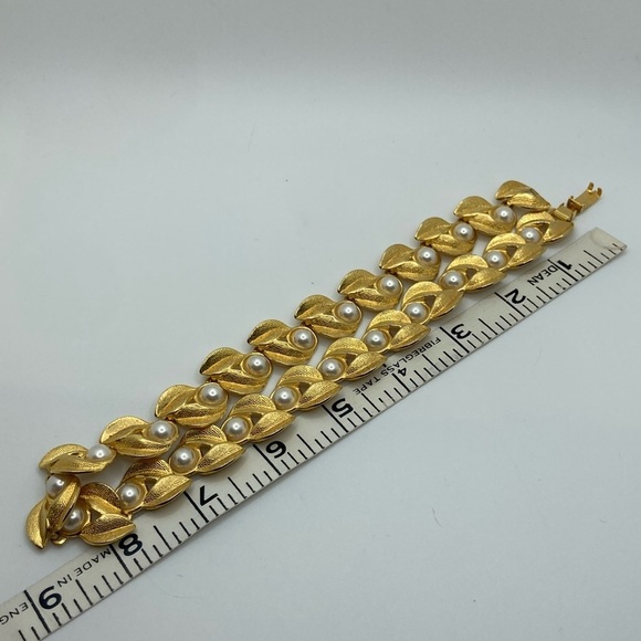 Vtg Gold Tone an Faux Pearl Articulated Leaf Link Necklace 17” - Picture 6 of 6